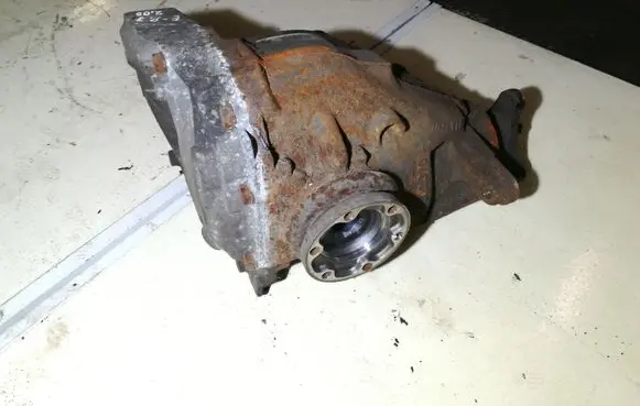 BMW 1 E81 E87 Rear differential 756616902 EAS27W