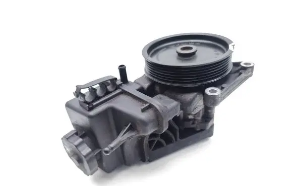 Mercedes-Benz E W212 Power steering pump A0064664701 7693900514