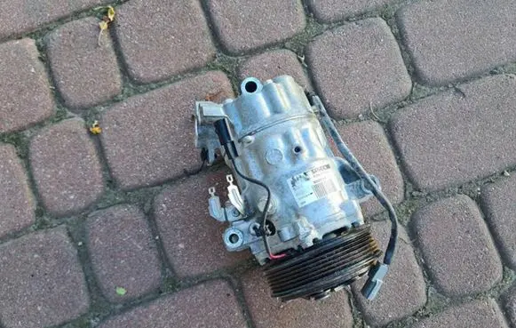 Renault Captur II Air conditioning (A/C) compressor (pump) 926009126R