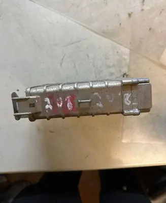 Volkswagen PASSAT B7 Engine control unit/module 893907383