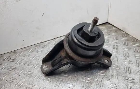 Hyundai ix35 Engine mount bracket