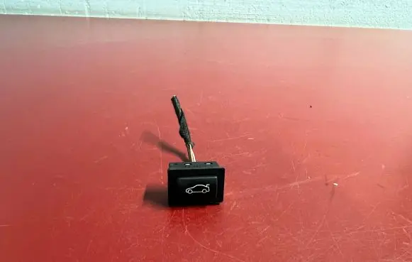 Mini One - Cooper F56 F55 Tailgate opening switch 9200316