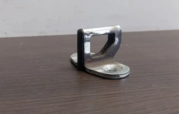 Opel Corsa D Front door lock loop/hook striker 210514