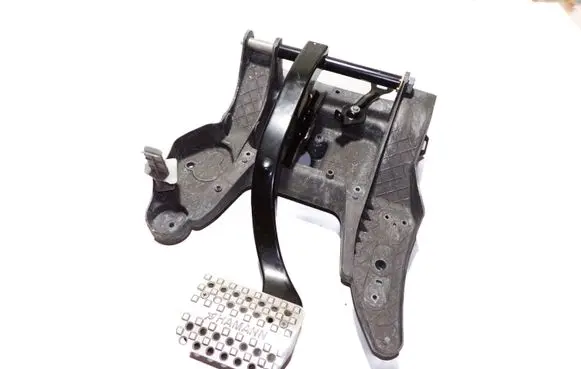Audi Q7 4L Brake pedal 7L0723142B 7L8723117