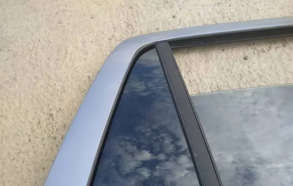 Opel Astra H Rear vent window glass as2