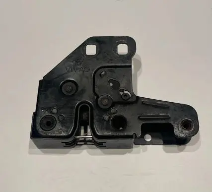 Audi A6 S6 C6 4F Tie down hook / loop CZUSTVWAG
