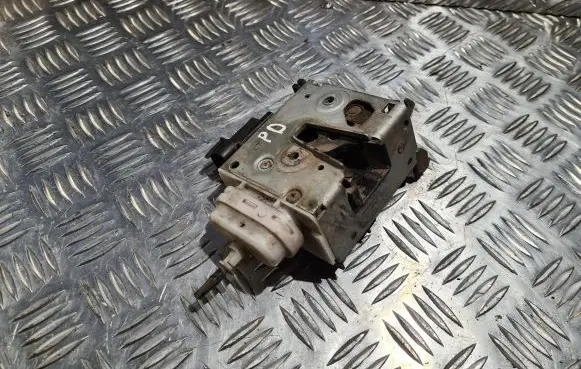 Audi A3 S3 8L Front door lock