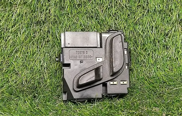 Mercedes-Benz E W212 Seat control switch A2048701958 03467816