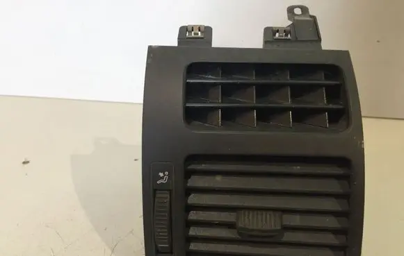 Volkswagen Touran I Dashboard side air vent grill/cover trim 1T0819704A