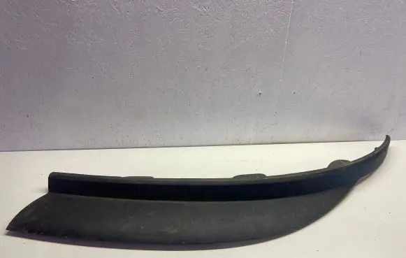 Opel Astra J Front bumper lip 13264407