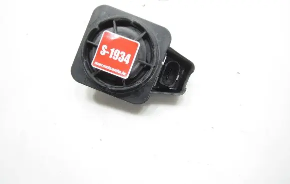 Volkswagen PASSAT B8 Horn signal 5Q0951605A 28523571