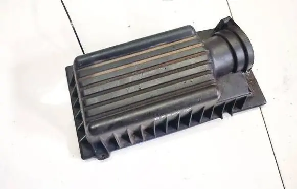 Peugeot 406 Air filter box