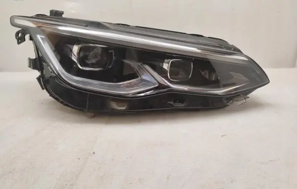 Volkswagen Golf VIII Headlight/headlamp