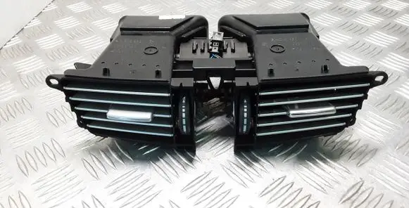 Mercedes-Benz E W212 Dash center air vent grill A2128302554