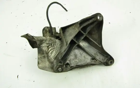 Audi A4 S4 B7 8E 8H Engine mounting bracket 