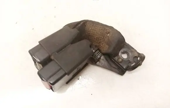 Renault Megane I Rear seatbelt buckle