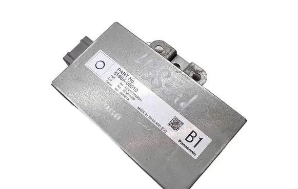 Toyota Avensis T270 Door control unit/module 8598A05010 0044818 160422IA0F