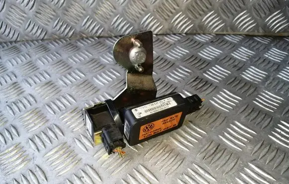 Volkswagen Golf IV ESP acceleration yaw rate sensor 1J0907657B 1J0907651A