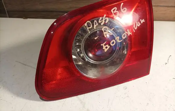 Volkswagen PASSAT B6 Tailgate rear/tail lights