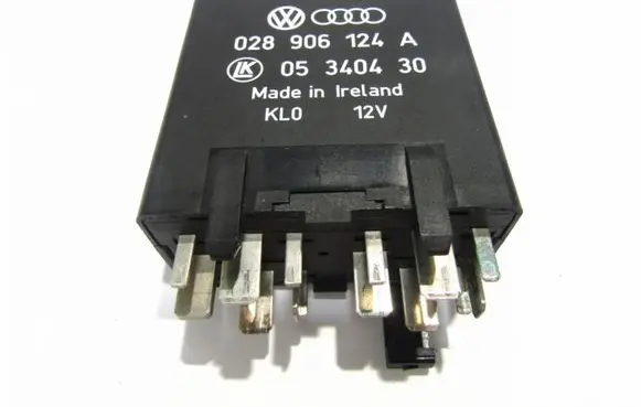 Volkswagen PASSAT B4 Other relay 028906124A