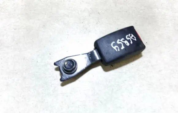 Rear seatbelt buckle