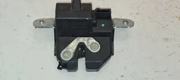 Opel Corsa E Tailgate/trunk/boot lock/catch/latch A102523 39021416 430036418