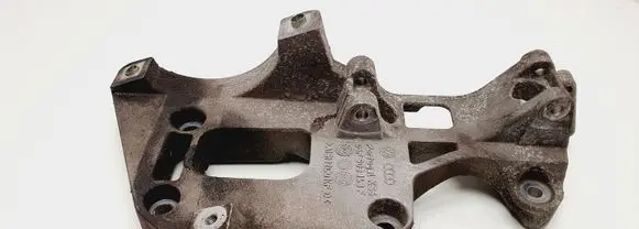 Volkswagen PASSAT B6 Generator/alternator bracket 06F903143F