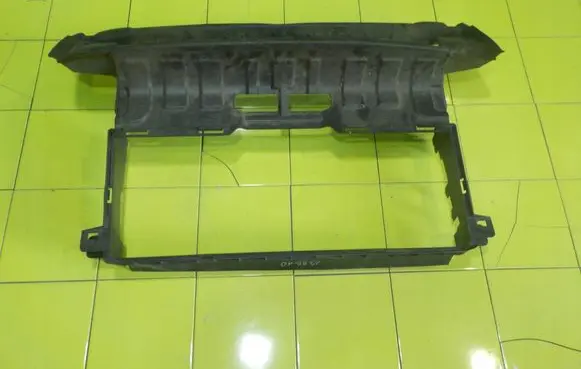 Land Rover Freelander 2 - LR2 Intercooler air channel guide 
