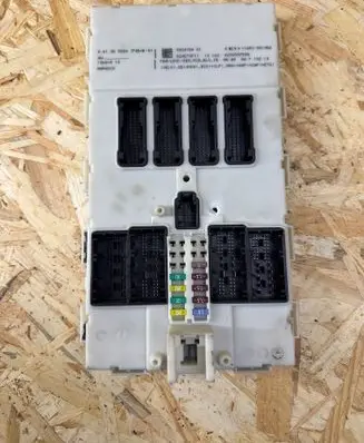 BMW 1 F20 F21 Comfort/convenience module 9324784 10681810 524579F11