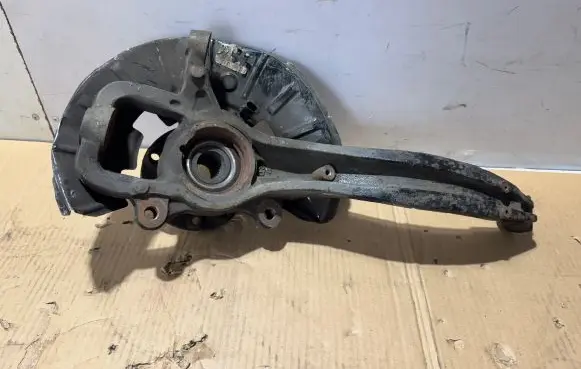 Volkswagen Touareg II Front wheel hub 7P6407245A
