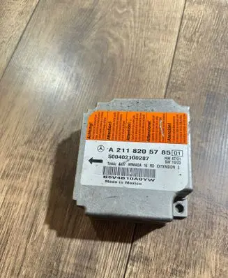 Mercedes-Benz E W211 Airbag control unit/module A2118205785 500402100287 D6V4B10A8Y