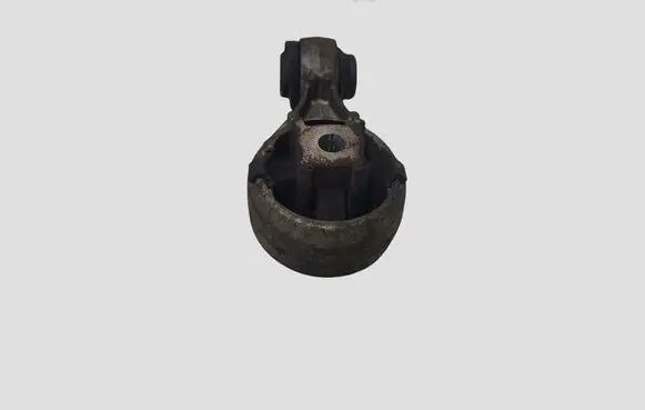 Nissan Qashqai Engine mount bracket