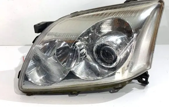 Toyota Avensis T250 Headlight/headlamp