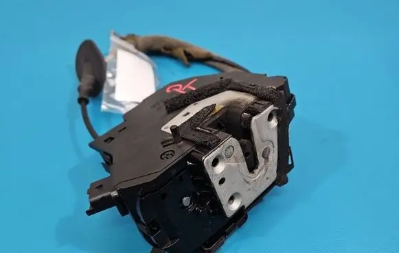 Renault Clio IV Rear door lock 825000767R IMPRK1555535