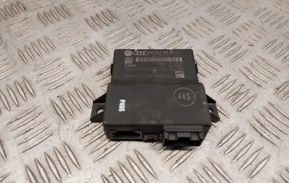 Audi Q3 8U Gateway control module 8U0907468AS 8U0907468J