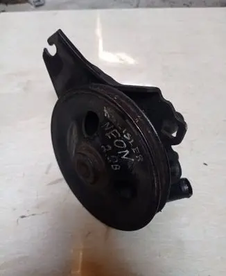 Chrysler Neon I Power steering pump