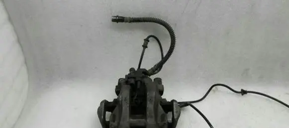 Mercedes-Benz CLS C219 Rear brake caliper A0024202883