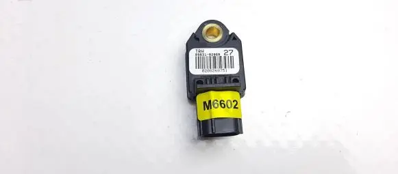 Toyota Auris 150 Airbag deployment crash/impact sensor 8983102060 M6602