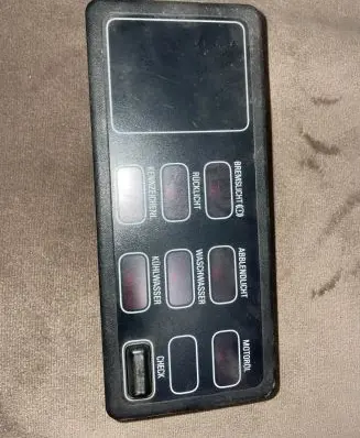 BMW 3 E30 On-board computer control switch 81117497