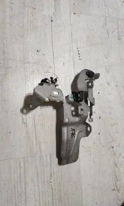 Mercedes-Benz A W176 Engine mounting bracket 223673726R