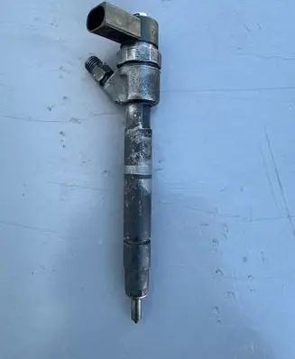 Mercedes-Benz E W211 Fuel injector 0445110177