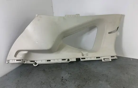 Honda CR-V (D)pillar trim (top) 84181T1GE613M1