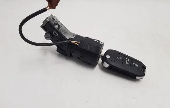 Opel Crossland X Ignition lock 9673257480 9663123380