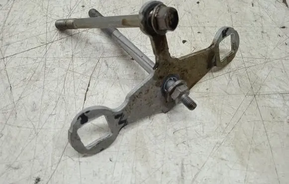 BMW 5 F10 F11 Fuel Injector clamp holder 759540504