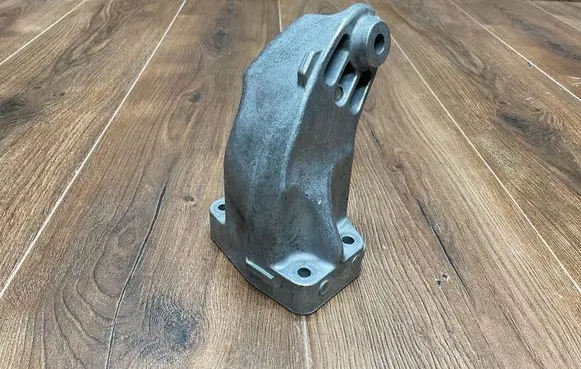 Mercedes-Benz E W212 Engine mounting bracket A6422233304