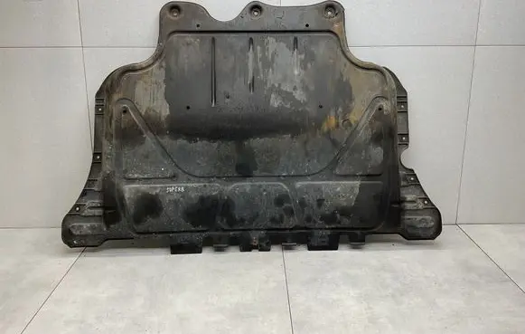 Skoda Superb B8 (3V) Engine splash shield/under tray 3Q0825235A