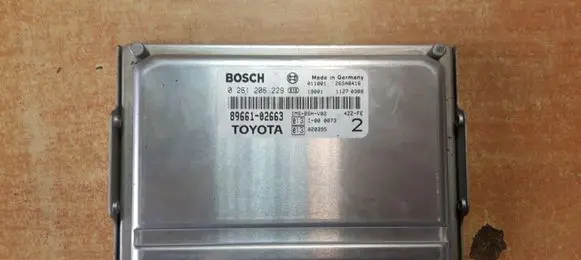 Toyota Corolla E120 E130 Engine control unit/module 8966102663 0261206229
