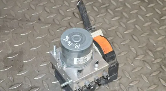 Peugeot 3008 II ABS Pump 9812786180