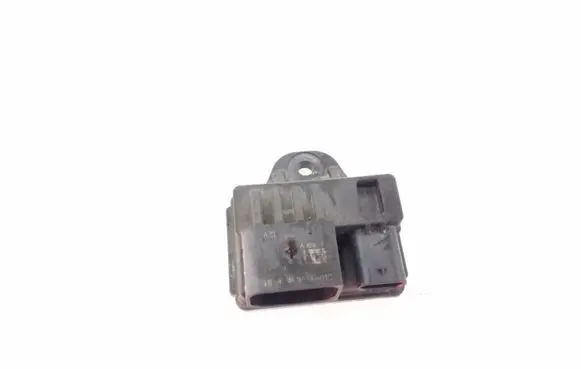 BMW 1 F20 F21 Glow plug pre-heat relay 8570087 0522120103