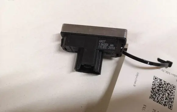 Ford Mondeo MK IV Hazard light switch 6M2T13A350